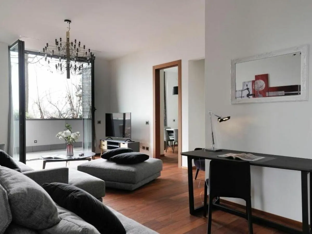 Castillia, Bosco Verticale Apartment Milan