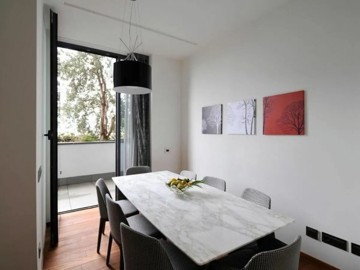 Castillia, Bosco Verticale Apartment Milan