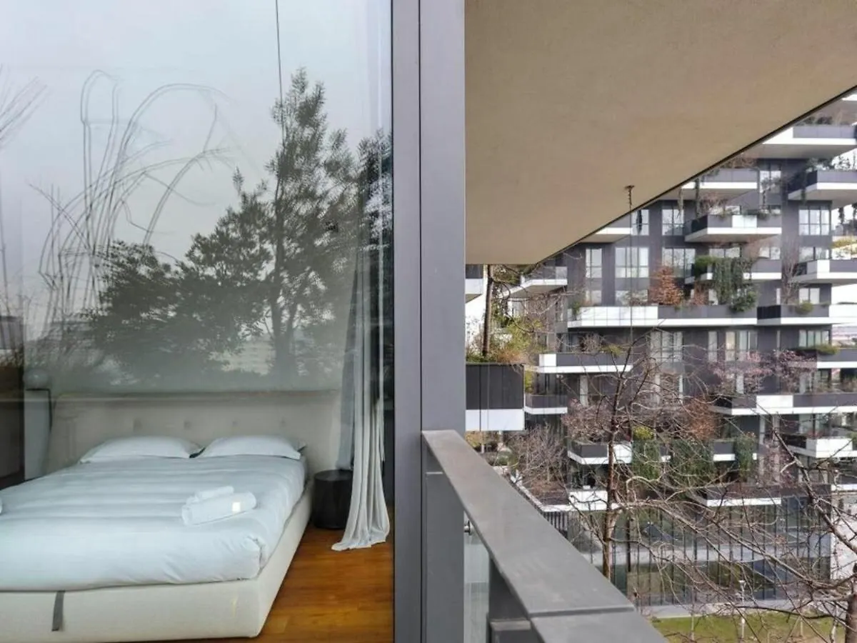 Castillia, Bosco Verticale Apartment Μιλάνο