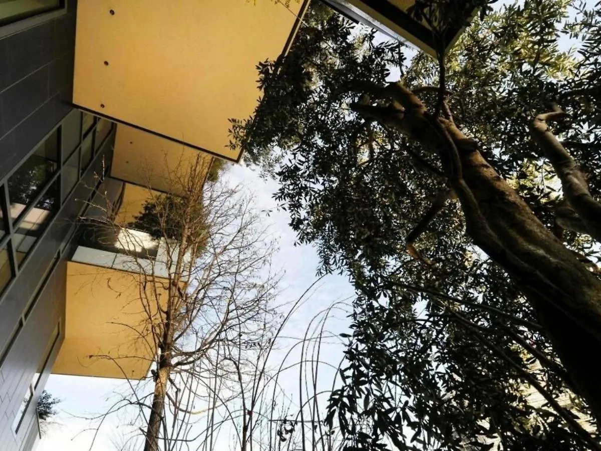 Castillia, Bosco Verticale Apartment Μιλάνο